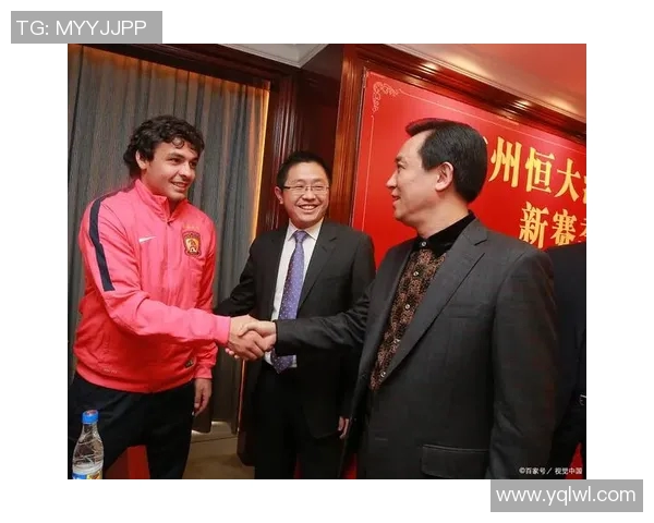 许家印足球梦想的追寻与挑战：从投资到青训的全景探索